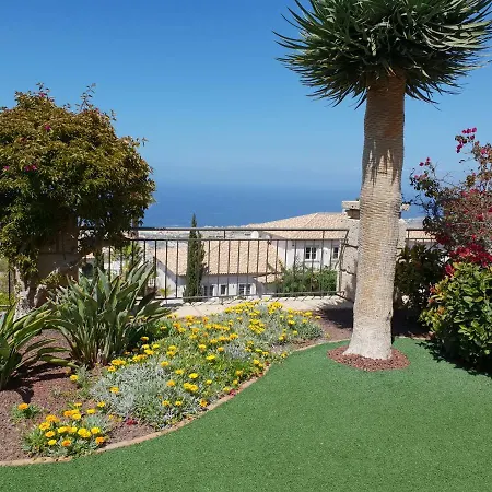 Villa Strelitzia