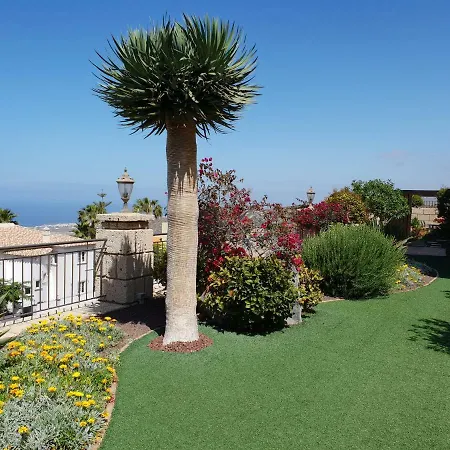 Villa Strelitzia