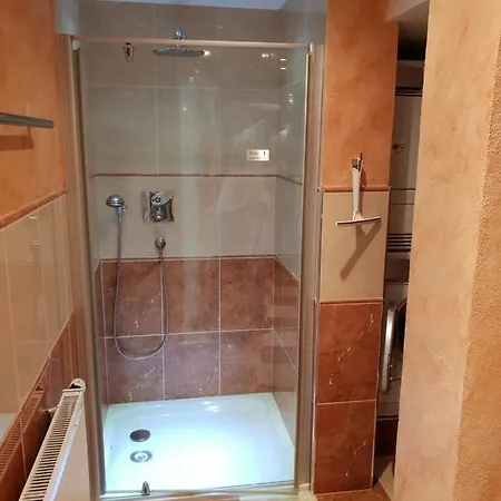 Strelitzia Villa *