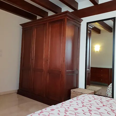 Strelitzia Villa *
